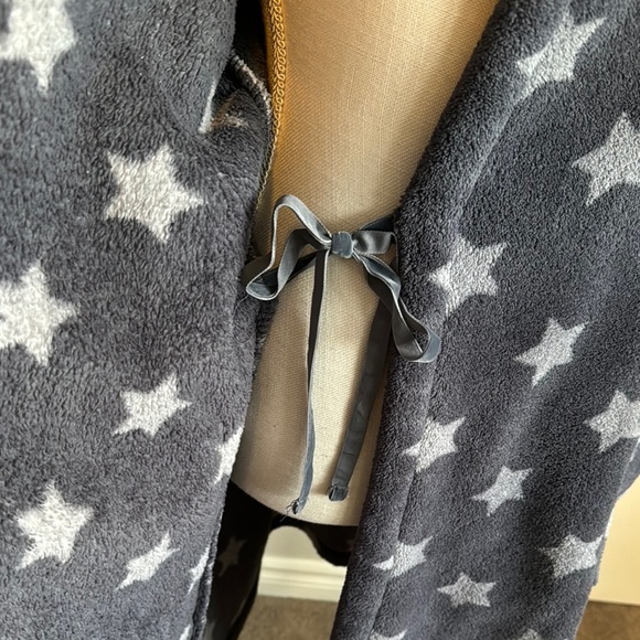 La SENZA Gray Hooded Robe - Picture 7 of 12